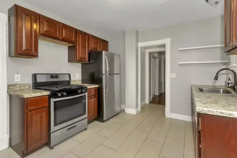 80 Rochelle St, Springfield, MA 01109 photo 13