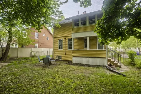 80 Rochelle St, Springfield, MA 01109 photo 5