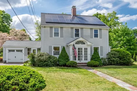 84 Walnut St, Natick, MA 01760
