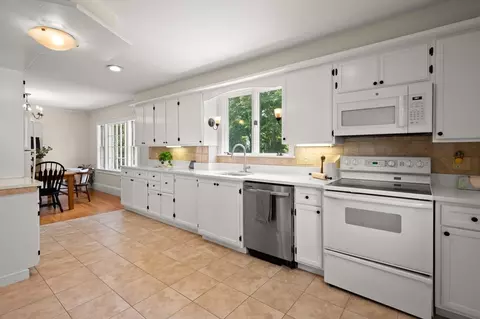 Kitchen - 70 Highland St, Reading, MA 01867 photo 3 of 4