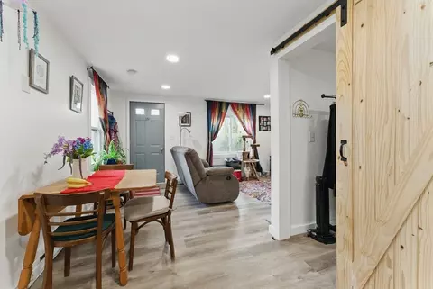 95 Thaddeus St, Chicopee, MA 01020 photo 6