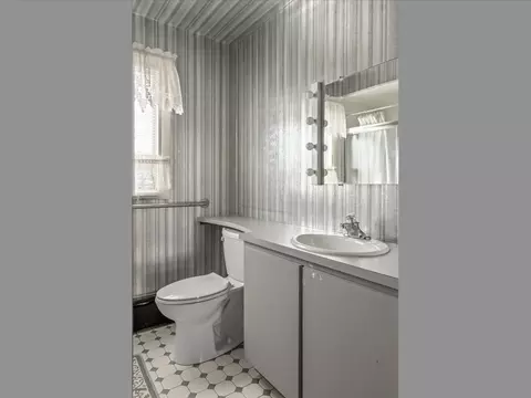 393 Langley St, Fall River, MA 02720 photo 32