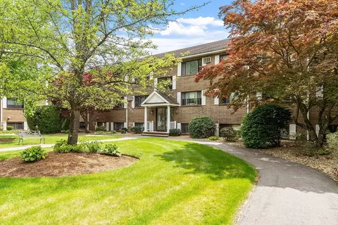 45 Macy St #B-205, Amesbury, MA 01913