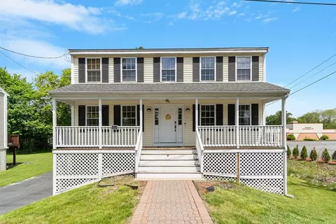26 Old Ferry Rd, Lowell, MA 01854