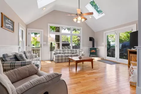 94 Conant St, Danvers, MA 01923 photo 5