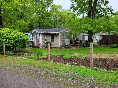 8 Laurel, Lakeville, MA 02347