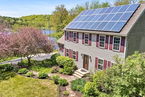 102 Haggerty Rd, Charlton, MA 01507