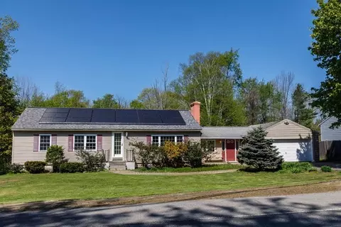 744 Pearl St, Gardner, MA 01440