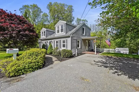 71 Mission Rd, Chelmsford, MA 01863