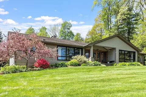 112 Lisa Ln, North Andover, MA 01845