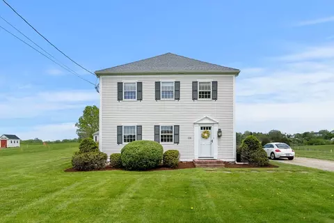231 Lions Mouth Rd, Amesbury, MA 01913