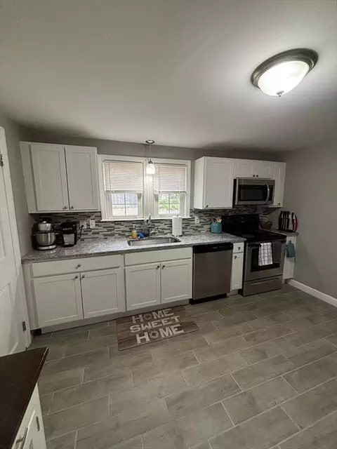 253 Gillette Ave, Springfield, MA 01118 photo 6
