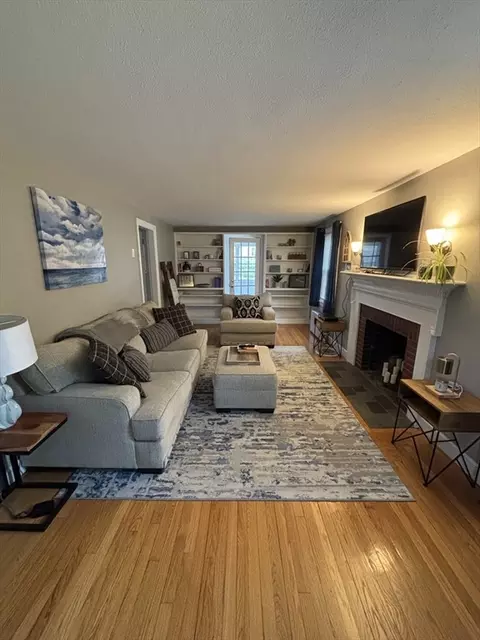253 Gillette Ave, Springfield, MA 01118 photo 10