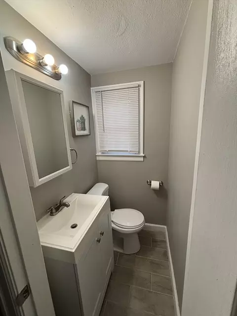 253 Gillette Ave, Springfield, MA 01118 photo 12
