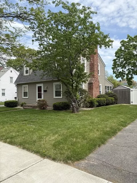 253 Gillette Ave, Springfield, MA 01118 photo 2