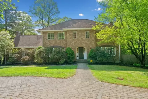 44 Lincoln St, Lexington, MA 02421