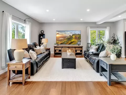 77 Park St, Mendon, MA 01756 photo 6