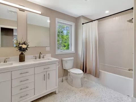 77 Park St, Mendon, MA 01756 photo 32
