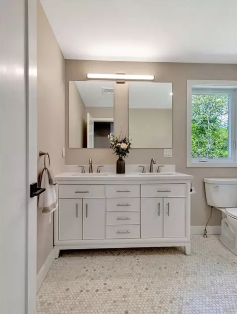 77 Park St, Mendon, MA 01756 photo 31
