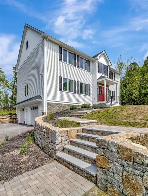 77 Park St, Mendon, MA 01756 photo 3