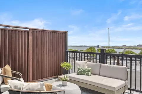 91 Old Harbor St #3, Boston, MA 02127