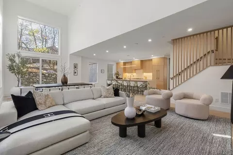 44 Robeson St #44B, Boston, MA 02130