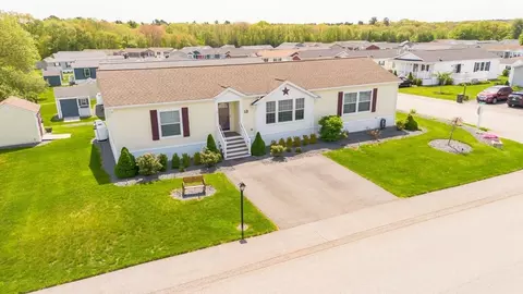 53 Linsay Dr, Raynham, MA 02767