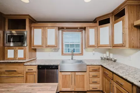 53 Linsay Dr, Raynham, MA 02767 photo 15