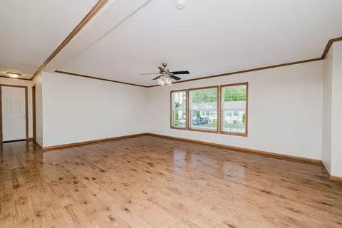 53 Linsay Dr, Raynham, MA 02767 photo 5