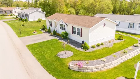 53 Linsay Dr, Raynham, MA 02767 photo 3