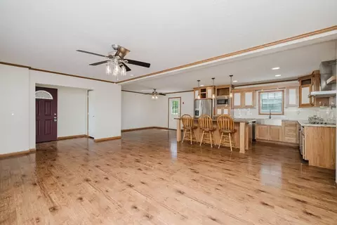 53 Linsay Dr, Raynham, MA 02767 photo 19