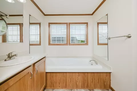 53 Linsay Dr, Raynham, MA 02767 photo 23