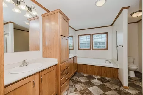 53 Linsay Dr, Raynham, MA 02767 photo 24