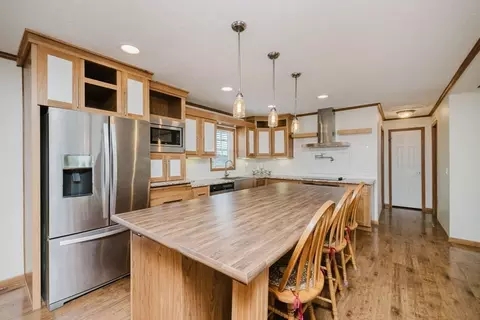53 Linsay Dr, Raynham, MA 02767 photo 8