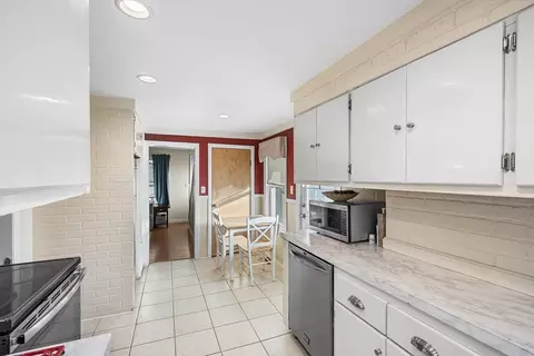 Entry Way - 1 Prospect St, Maynard, MA 01754 photo 2 of 4