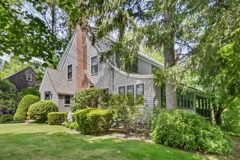 37 Cedar St, Braintree, MA 02184 photo 2