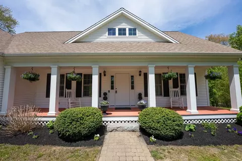 475 Ship Pond Rd, Plymouth, MA 02360