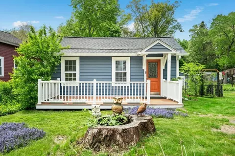 10 Middleton St, Millbury, MA 01527