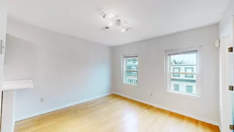 506 E 8th St #3, Boston, MA 02127