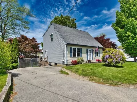 56 Gatehouse Dr, Fall River, MA 02720 photo 4