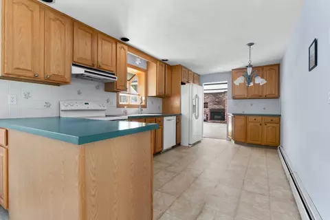 Kitchen - 30 Cornell Rd, Danvers, MA 01923 photo 1 of 3