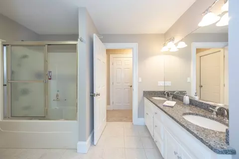 Bath - 2 Powers Rd, Mendon, MA 01756 photo 6 of 7