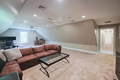 Entry Way - 2 Powers Rd, Mendon, MA 01756 photo 3 of 3