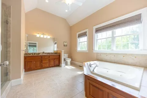 Bath - 2 Powers Rd, Mendon, MA 01756 photo 2 of 7