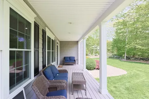 Exterior - 2 Powers Rd, Mendon, MA 01756 photo 4 of 7