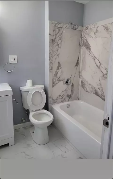 Bath - 170 King, Fall River, MA 02724 photo 1 of 1