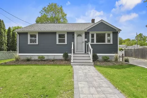 189 Pond St, Randolph, MA 02368