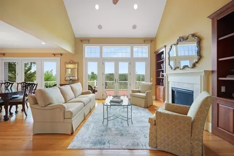 55 Maplecroft Ln #55, Ipswich, MA 01938