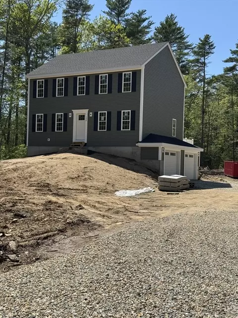 128 Tispaquin St, Middleboro, MA 02346