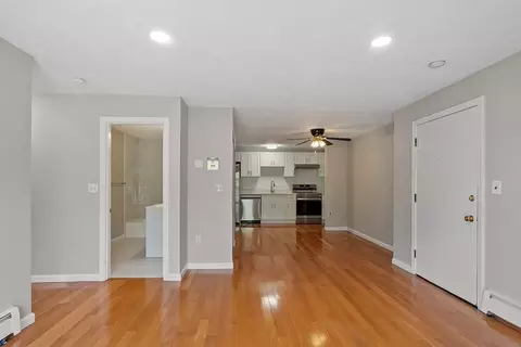5 Washington St #D2, Reading, MA 01867 photo 4